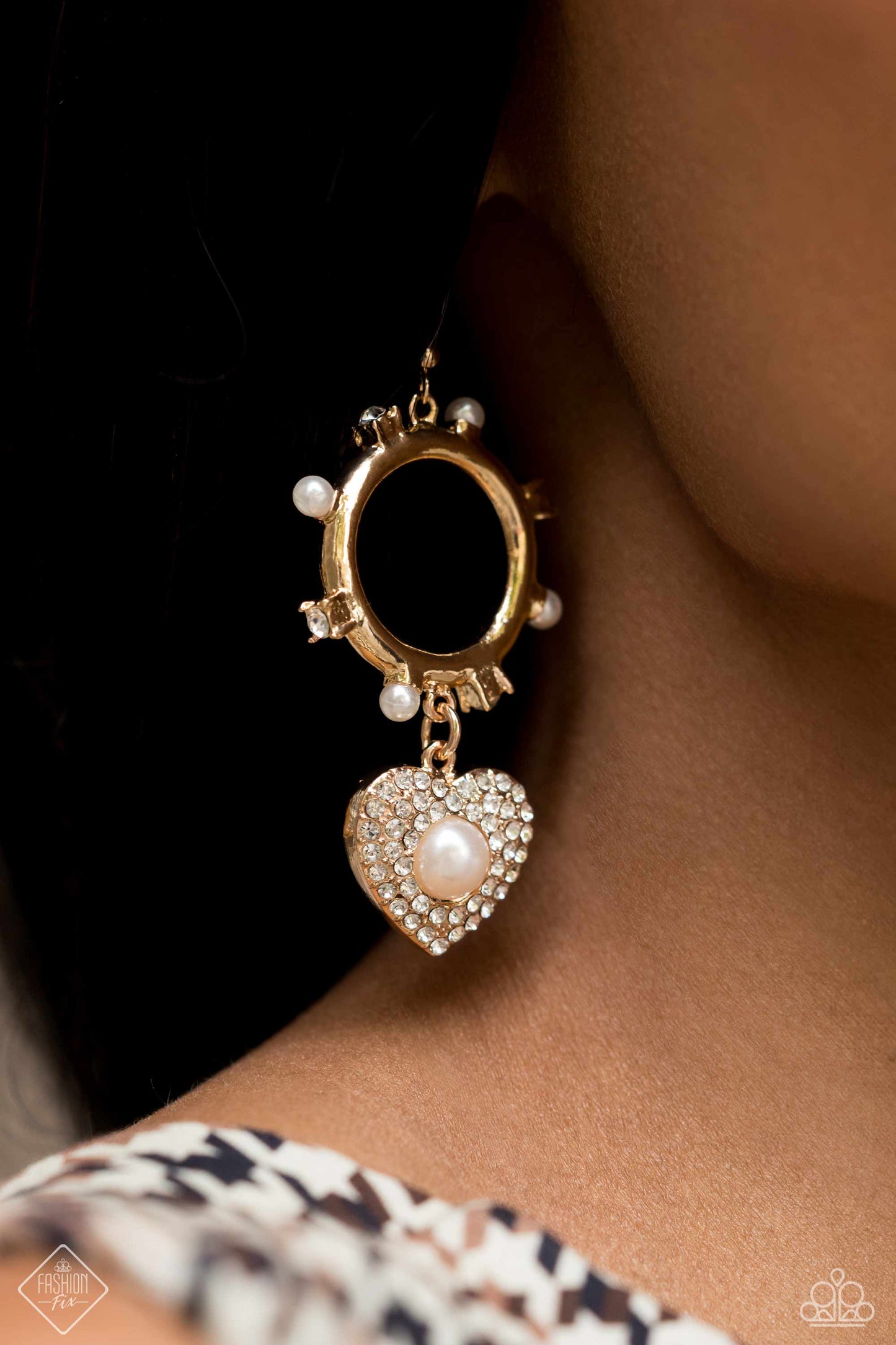 Paparazzi Romantic Relic - Gold Earring Item #P5RE-GDXX-279TJ