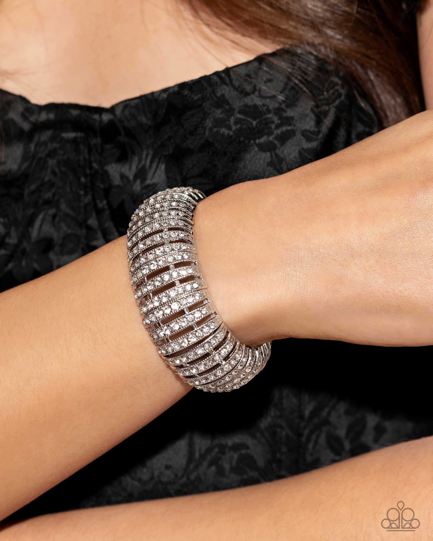 Paparazzi Appealing A-Lister - White Bracelet P9RE-WTXX-591XX