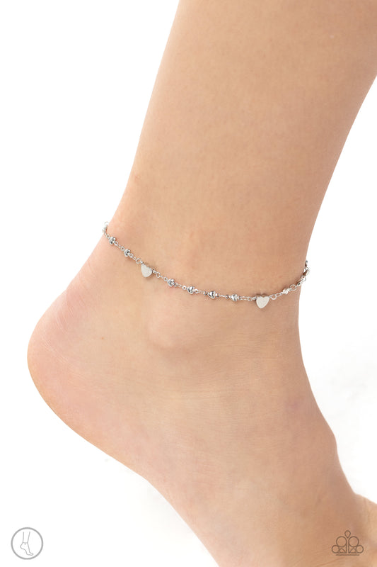 Paparazzi Highlighting My Heart - Silver Anklet  P9AN-SVXX-048XX