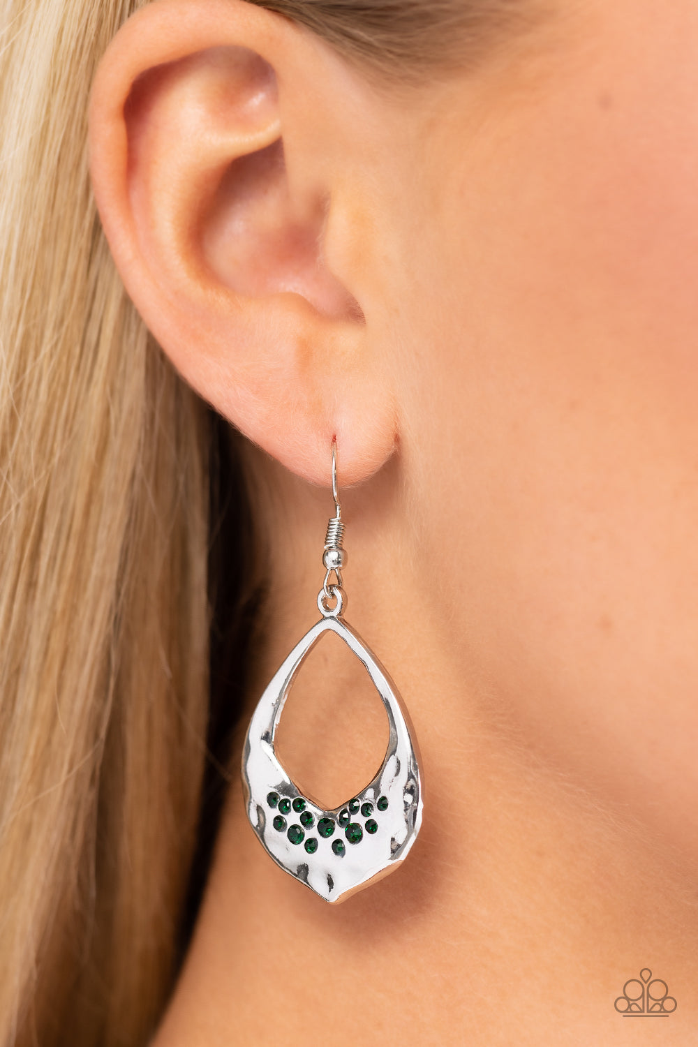 Paparazzi CACHE Reserve - Green Earring  P5RE-GRXX-182XX