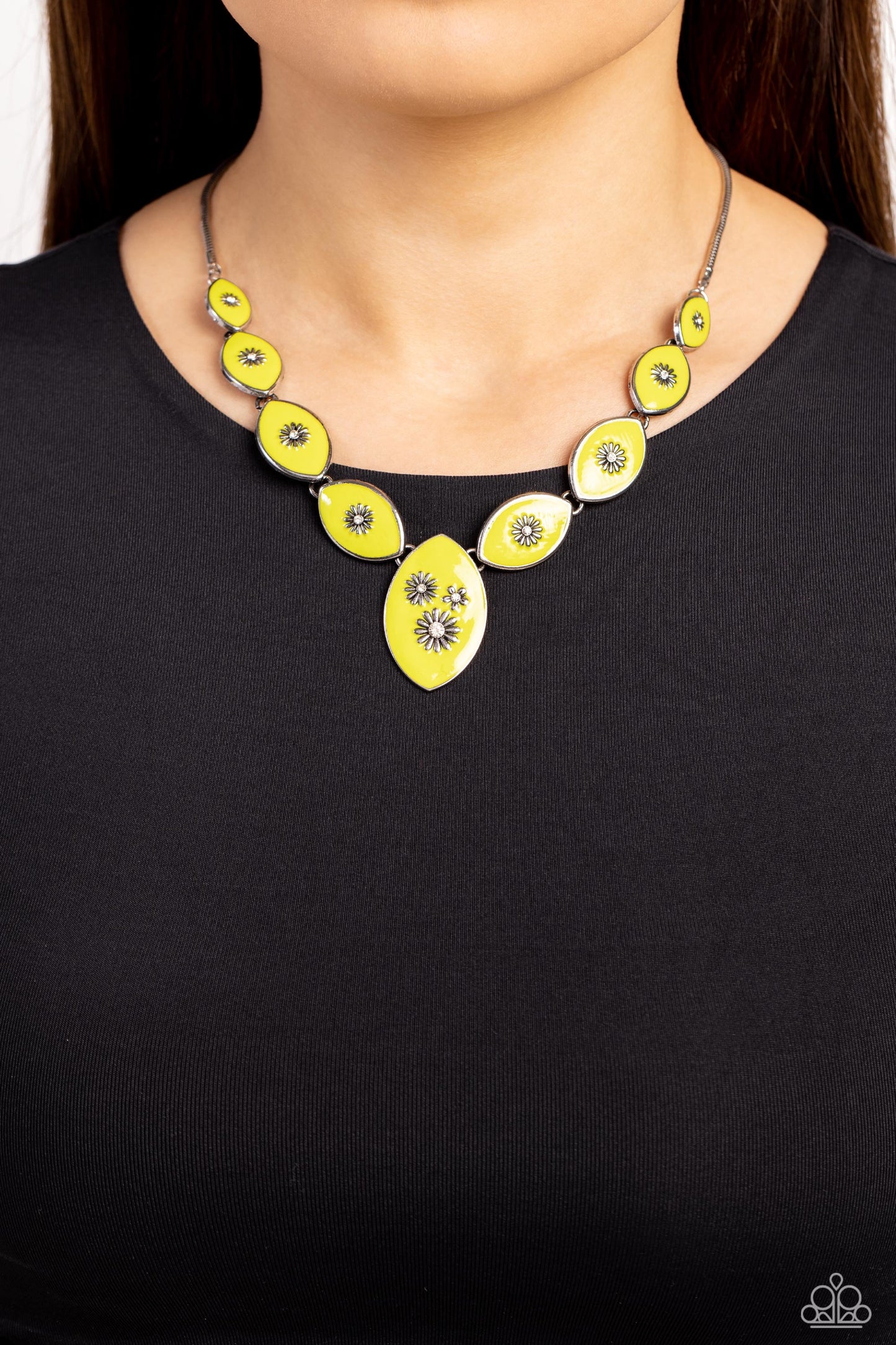 Paparazzi Pressed Flowers - Green Necklace  P2WH-GRXX-397XX