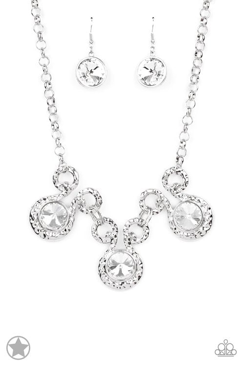 Paparazzi Hypnotized - Silver Necklace Item #P2RE-SVXX-002XX