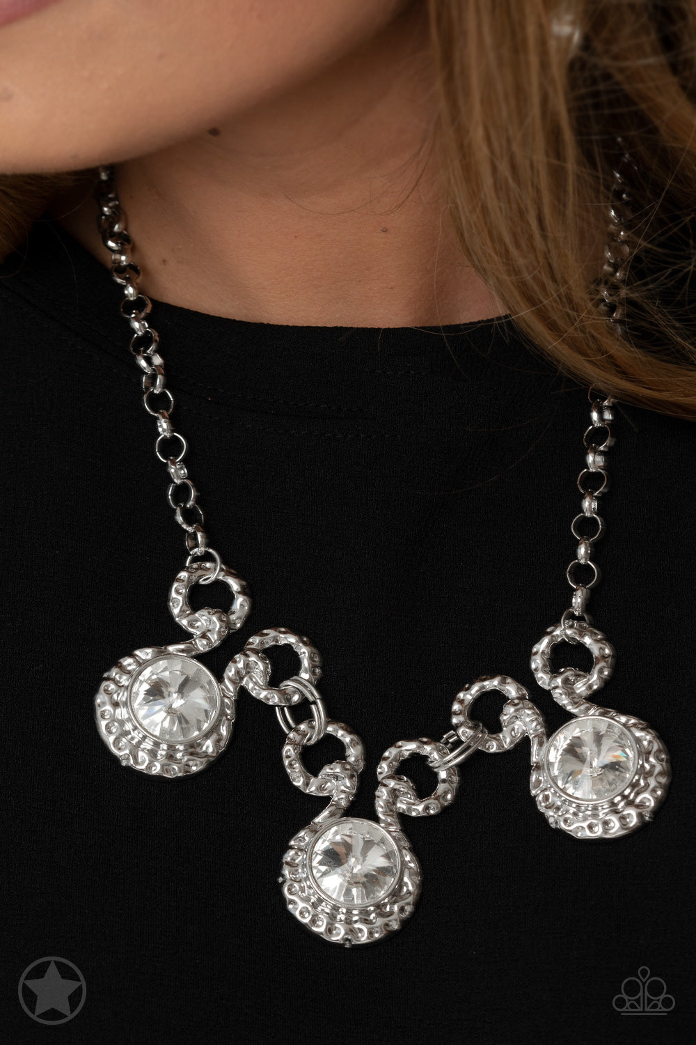 Paparazzi Hypnotized - Silver Necklace Item #P2RE-SVXX-002XX