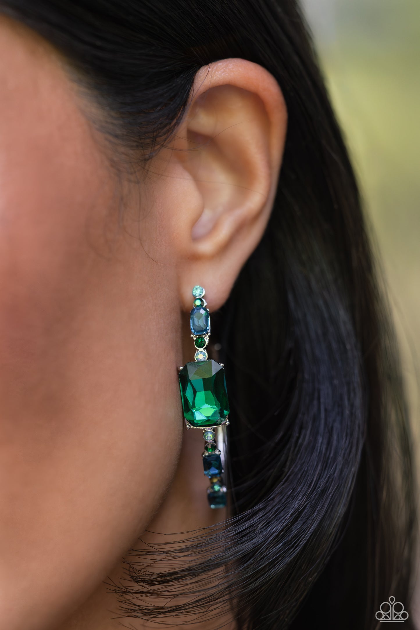 Paparazzi Elite Ensemble - Green Post Earring P5HO-GRXX-029XX