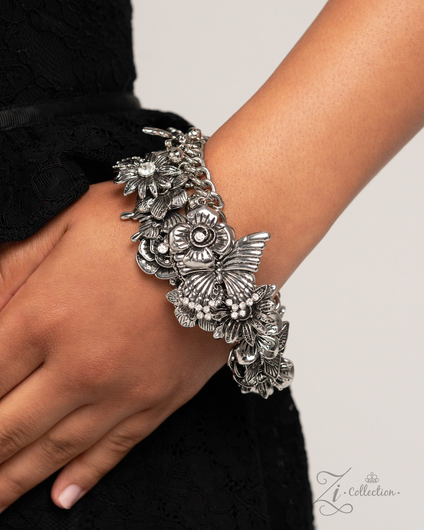 Paparazzi Intentional Impression - Silver Zi Bracelet  Z2423