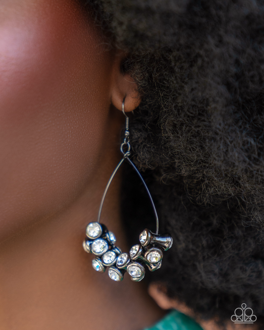 Paparazzi Courageous Chandelier - Black Earring P5ST-BKXX-081XX