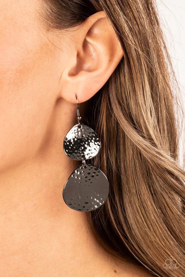 Paparazzi Earring ~ Bait and Switch - Black