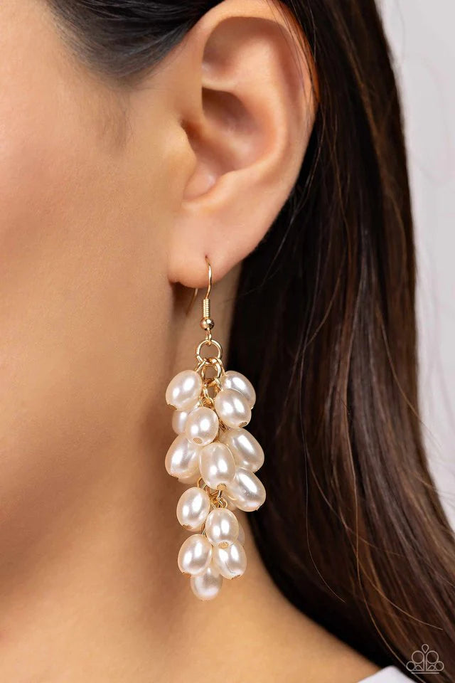 Paparazzi Pearl Posse - Gold Earring