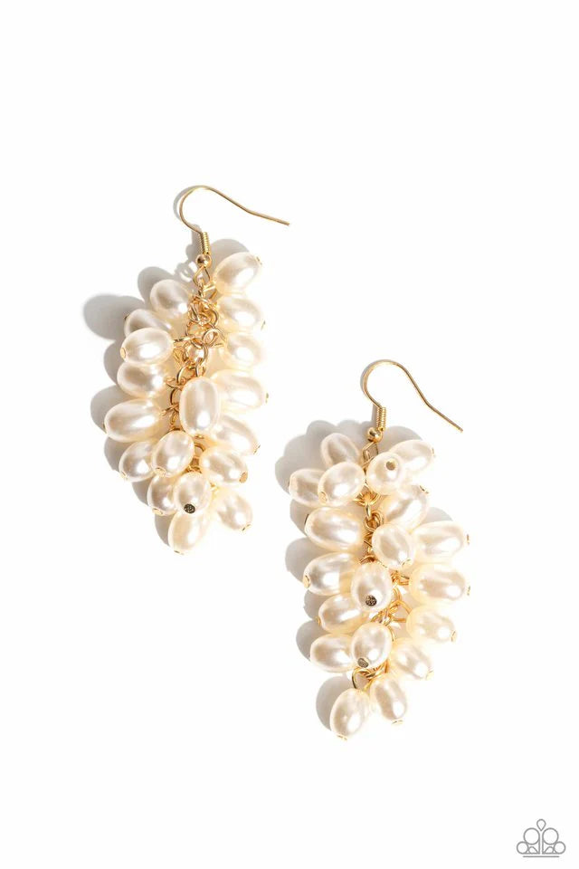 Paparazzi Pearl Posse - Gold Earring