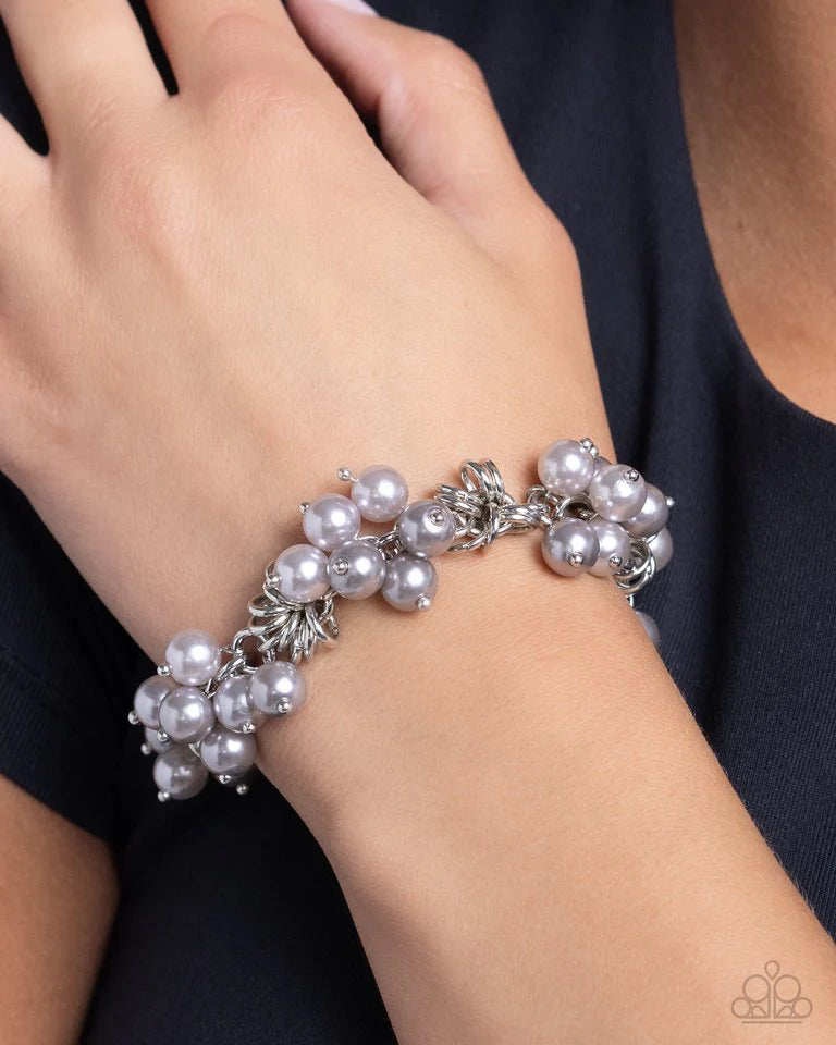 Paparazzi Endless Loop - Silver Bracelet