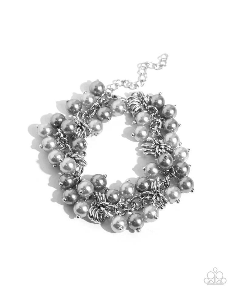 Paparazzi Endless Loop - Silver Bracelet