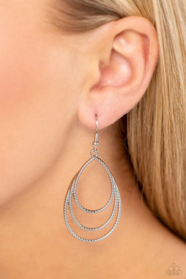 Paparazzi Trendy TIER-Drops - Silver Earring