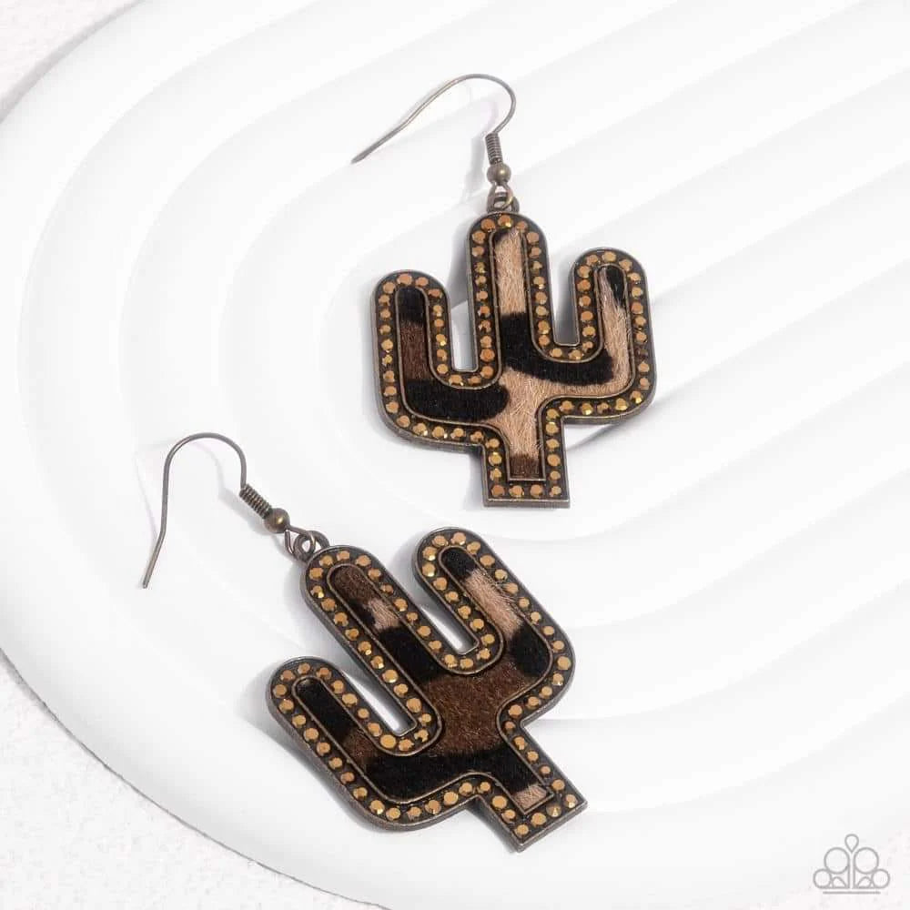 Paparazzi Western Worth-Brass Earring