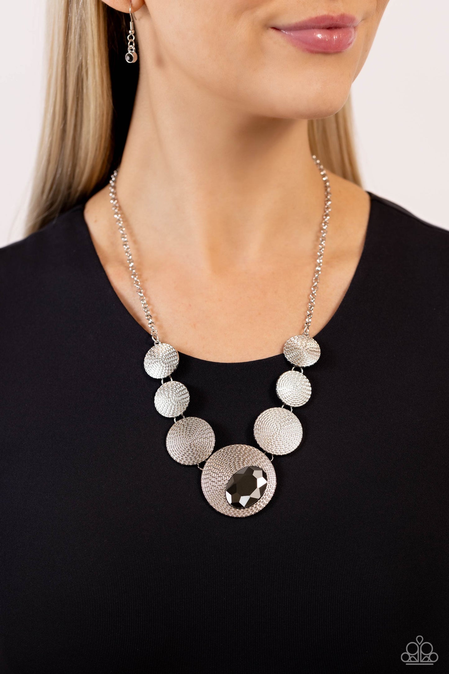 Paparazzi EDGY or Not - Silver Necklace P2ED-SVXX-229XX