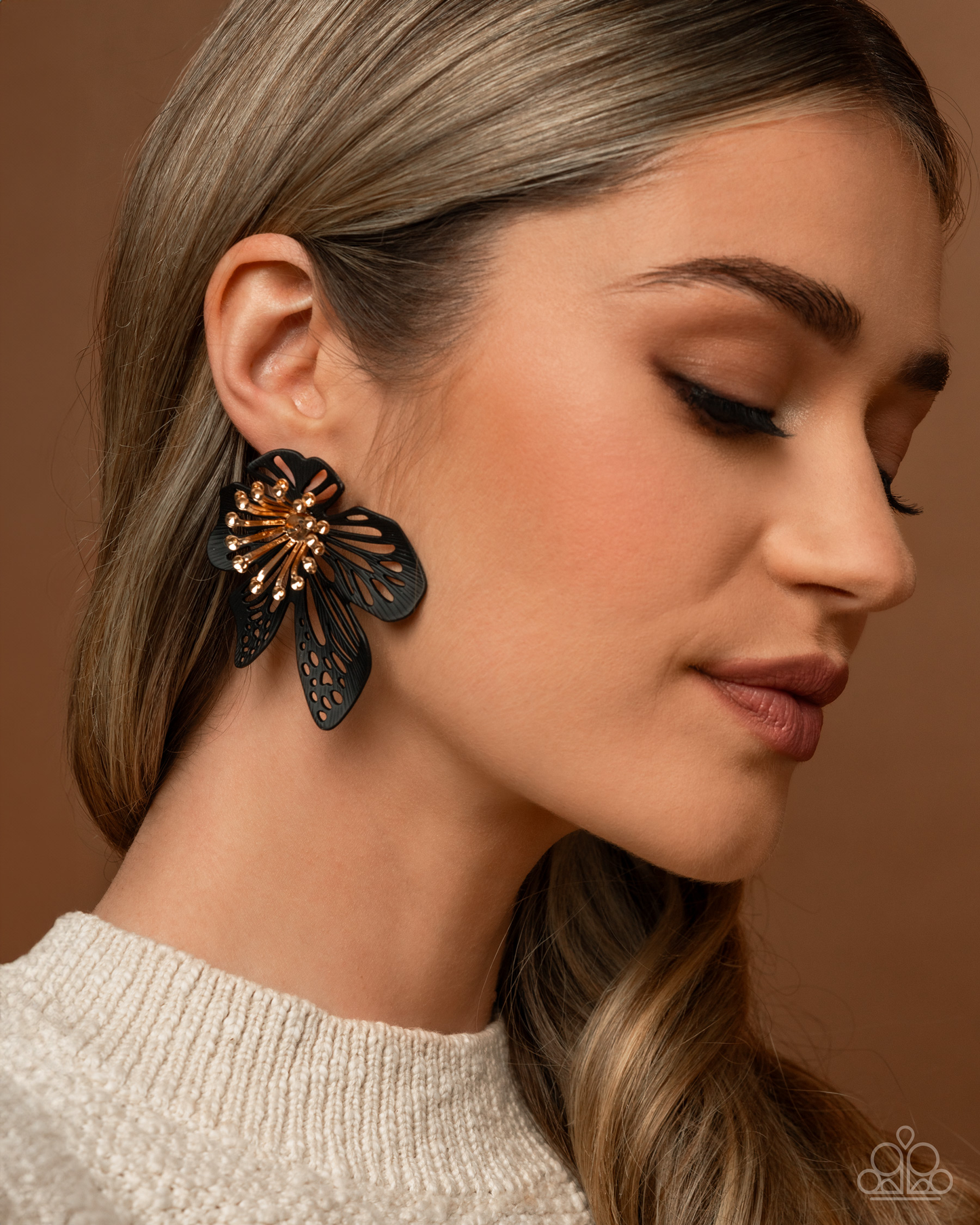 Paparazzi Wonderland Wallflower - Black Post Earring P5PO-BKXX-270XX