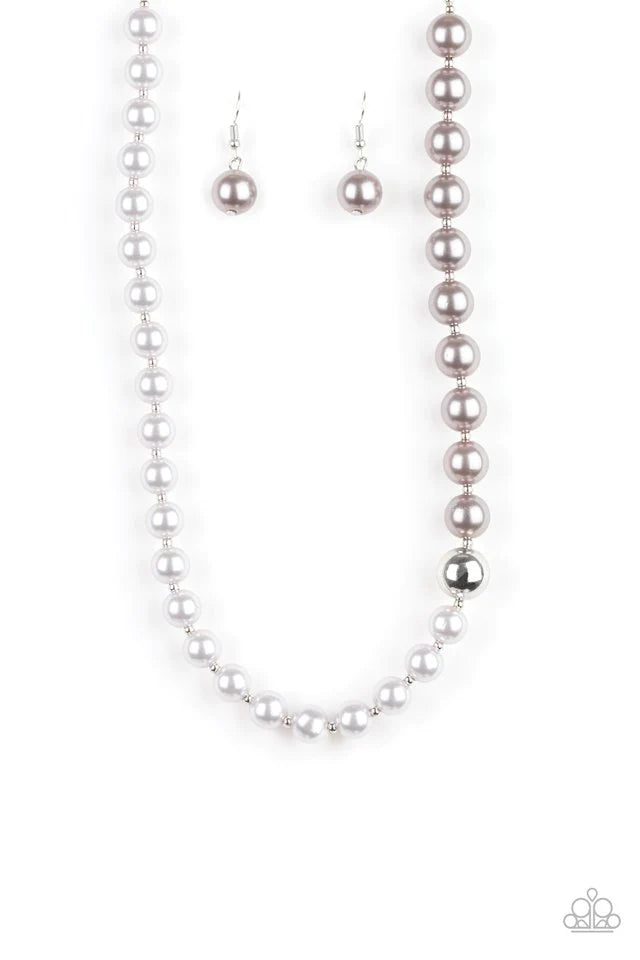 Paparazzi Necklace ~ 5th Avenue A-Lister - Silver