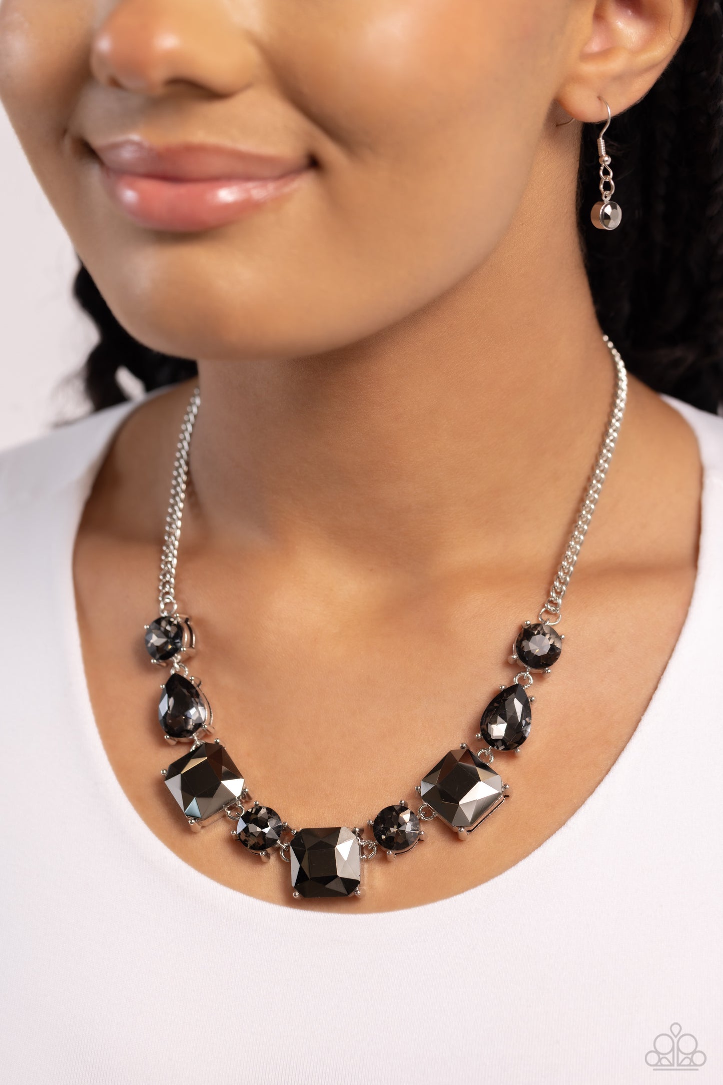 Paparazzi Elevated Edge - Silver Necklace P2RE-SVXX-467XX