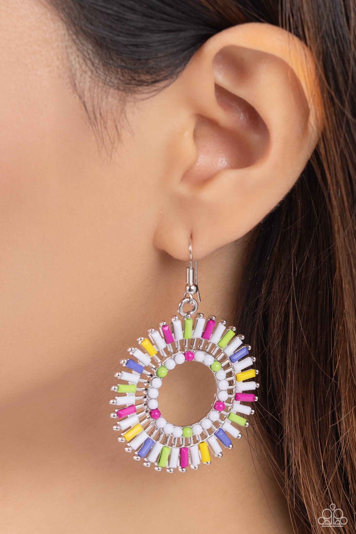 Paparazzi Ferris Wheel Finale - White Earring P5ST-WTXX-071XX