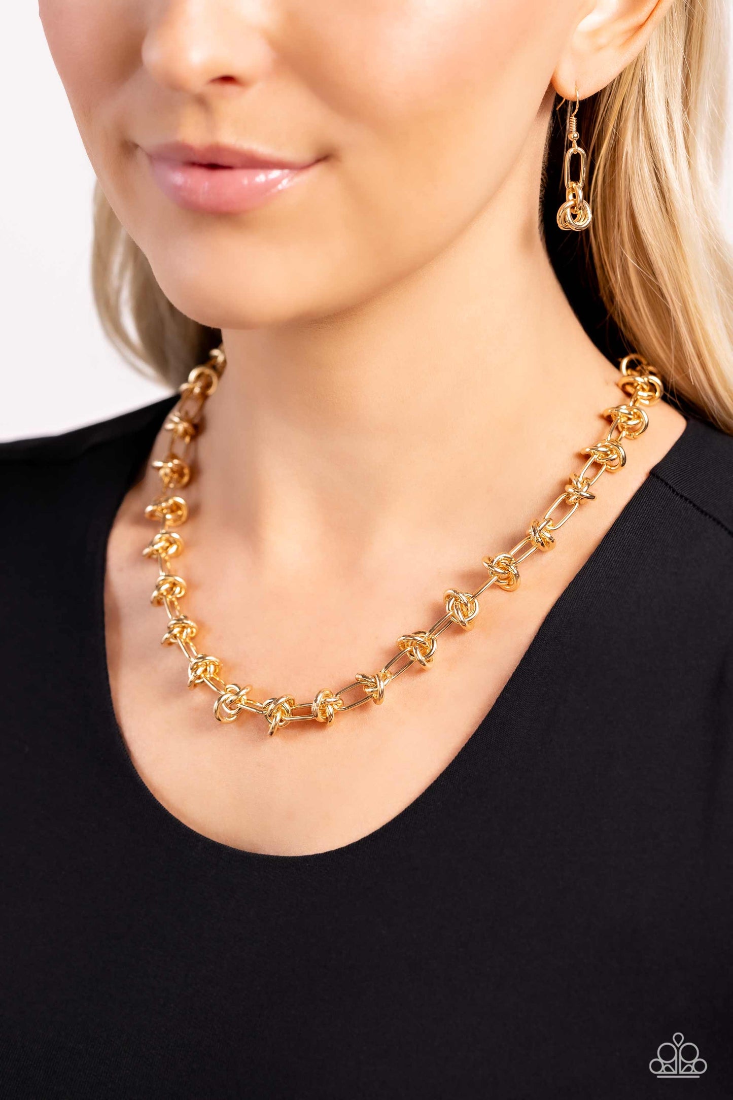 Paparazzi Knotted Kickoff - Gold Necklace P2ED-GDXX-160XX