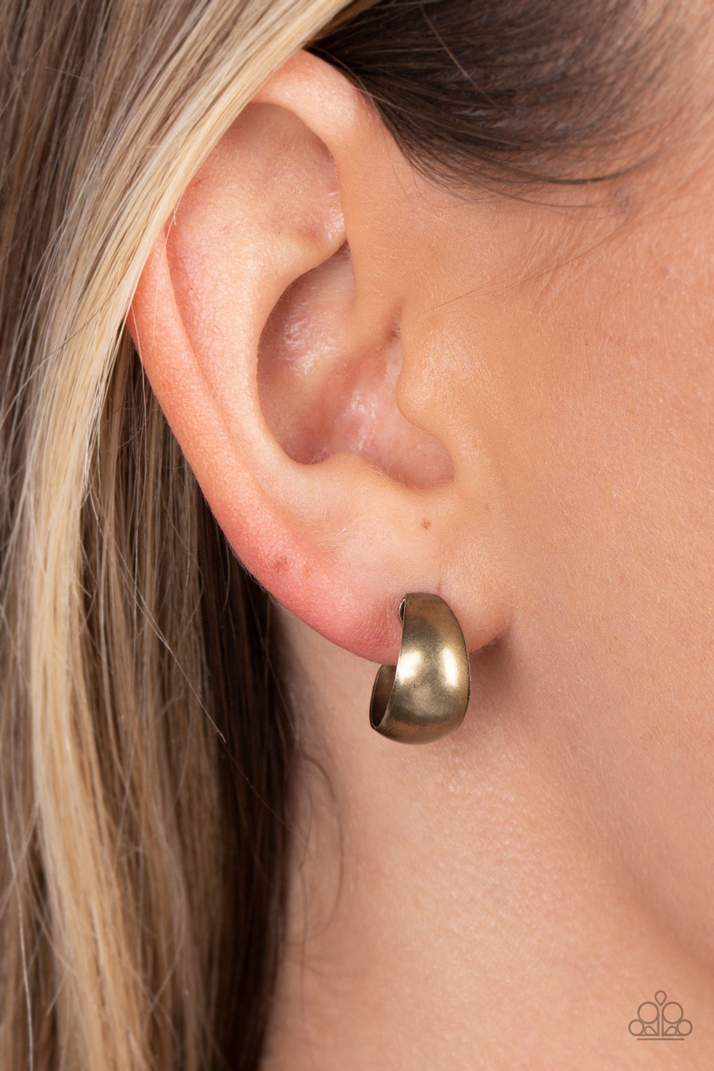 Paparazzi Burnished Beauty - Brass  Earrings P5HO-BRXX-138XX