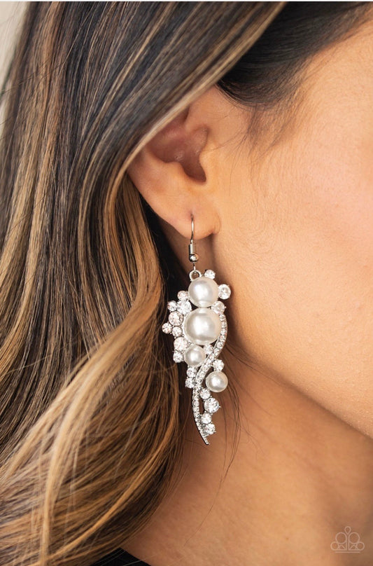 Paparazzi High-End Elegance-white Earring