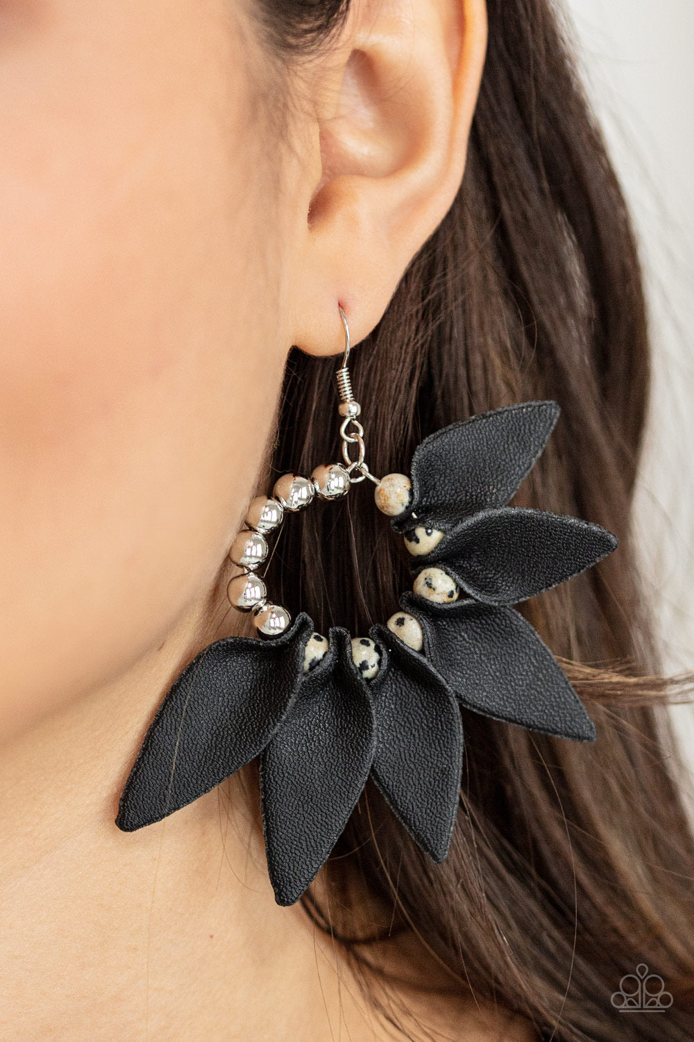 Paparazzi Flower Child Fever - Black Earring  P5ST-BKXX-055XX