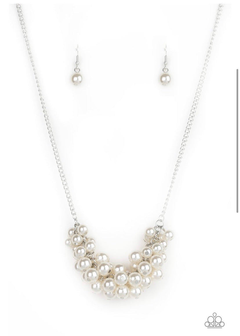 Paparazzi Accessories - Grandiose Glimmer - White & Silver Necklace