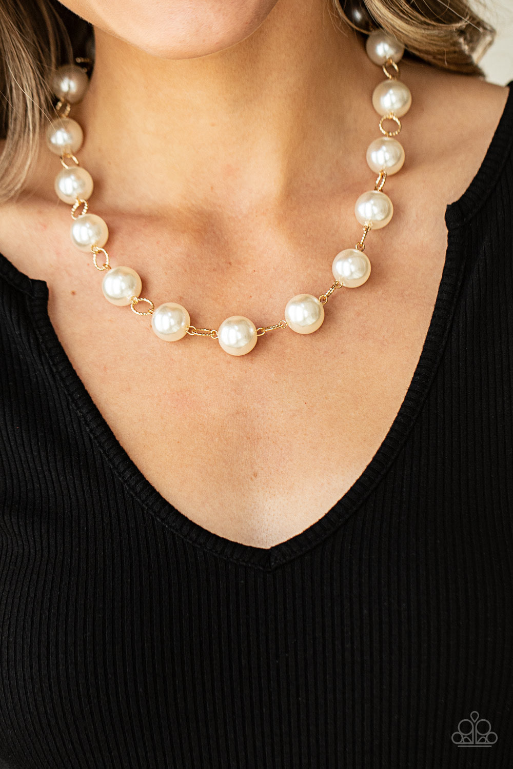 Paparazzi Ensconced in Elegance - Gold  Pearl Necklace P2RE-GDXX-379XX