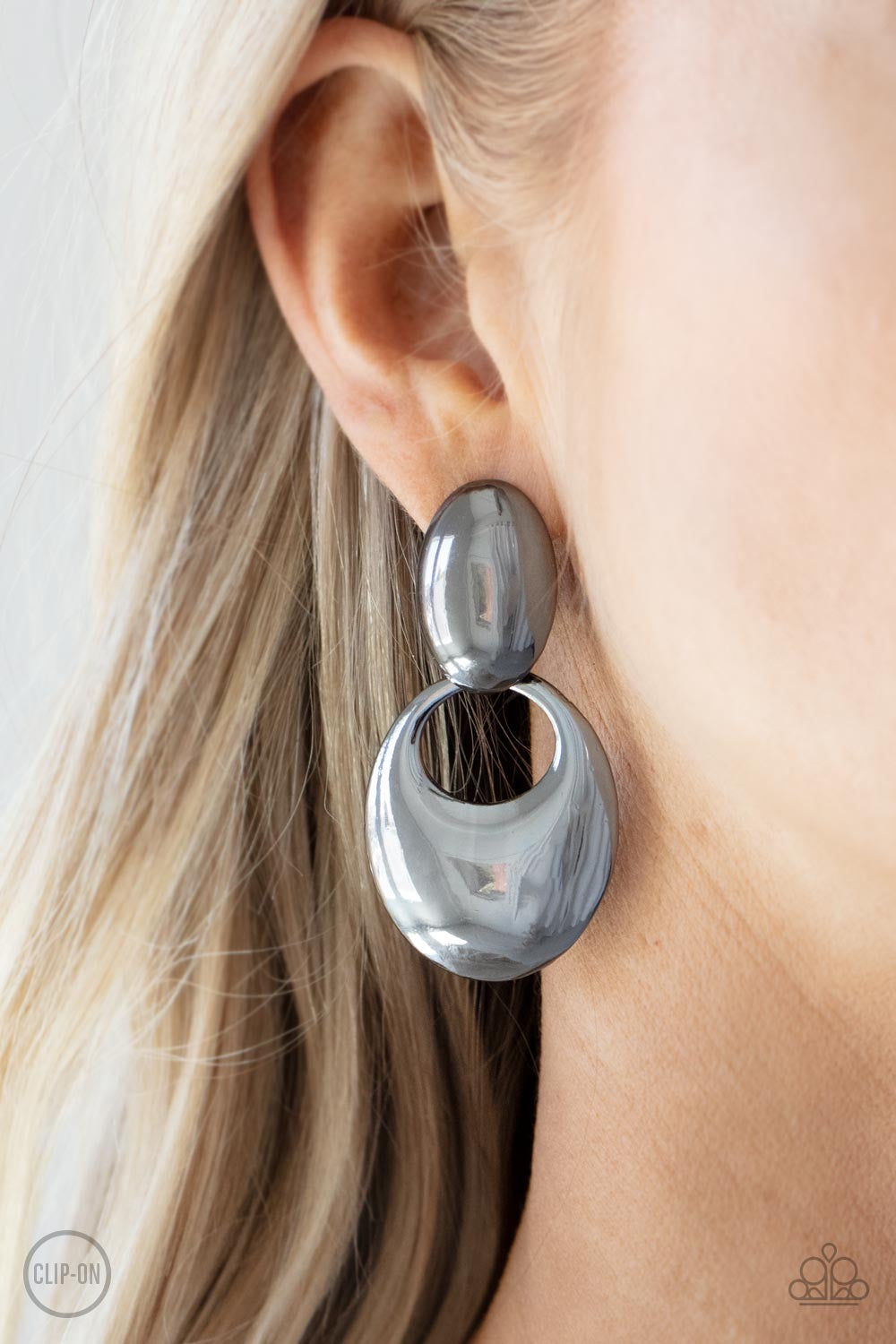 Paparazzi Urban Artistry - Black Clip On Earring P5CO-BKXX-087XX