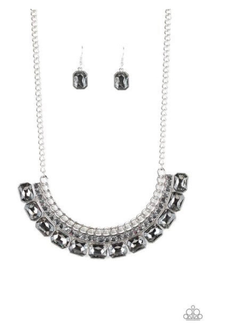 Paparazzi Killer Knockout - Silver Paparazzi Jewelry