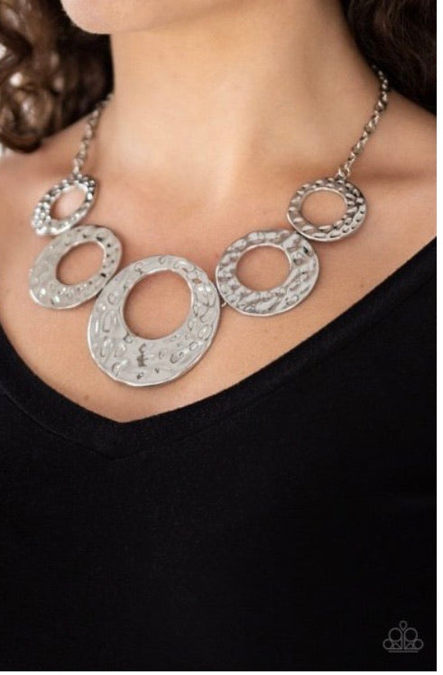 Paparazzi Necklace ~ Mildly Metro - Silver