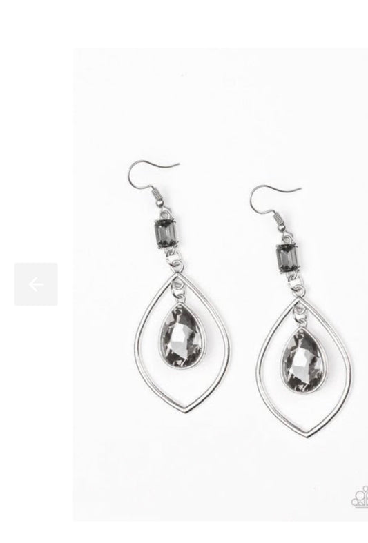 Paparazzi Earring ~ Priceless - Silver