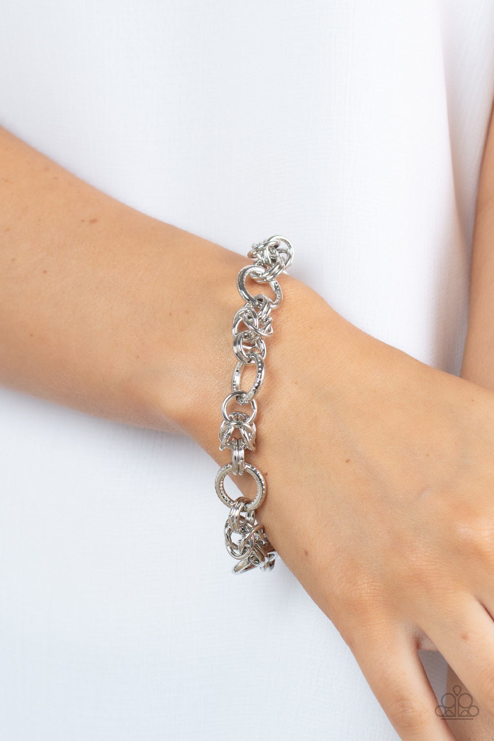 Paparazzi Big City Chic - Silver Bracelet P9IN-SVXX-166XX