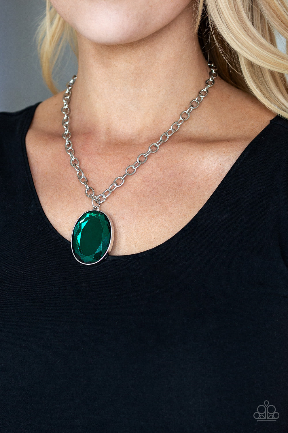 Paparazzi Light As HEIR- Green Necklace