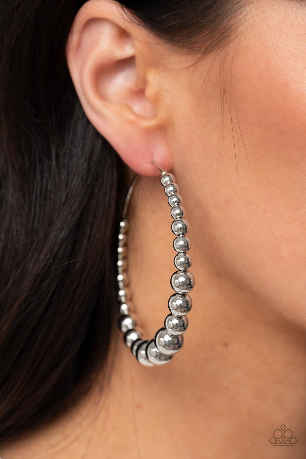 Paparazzi Show Off Your Curves - Silver  Earring P5HO-SVXX-314XX