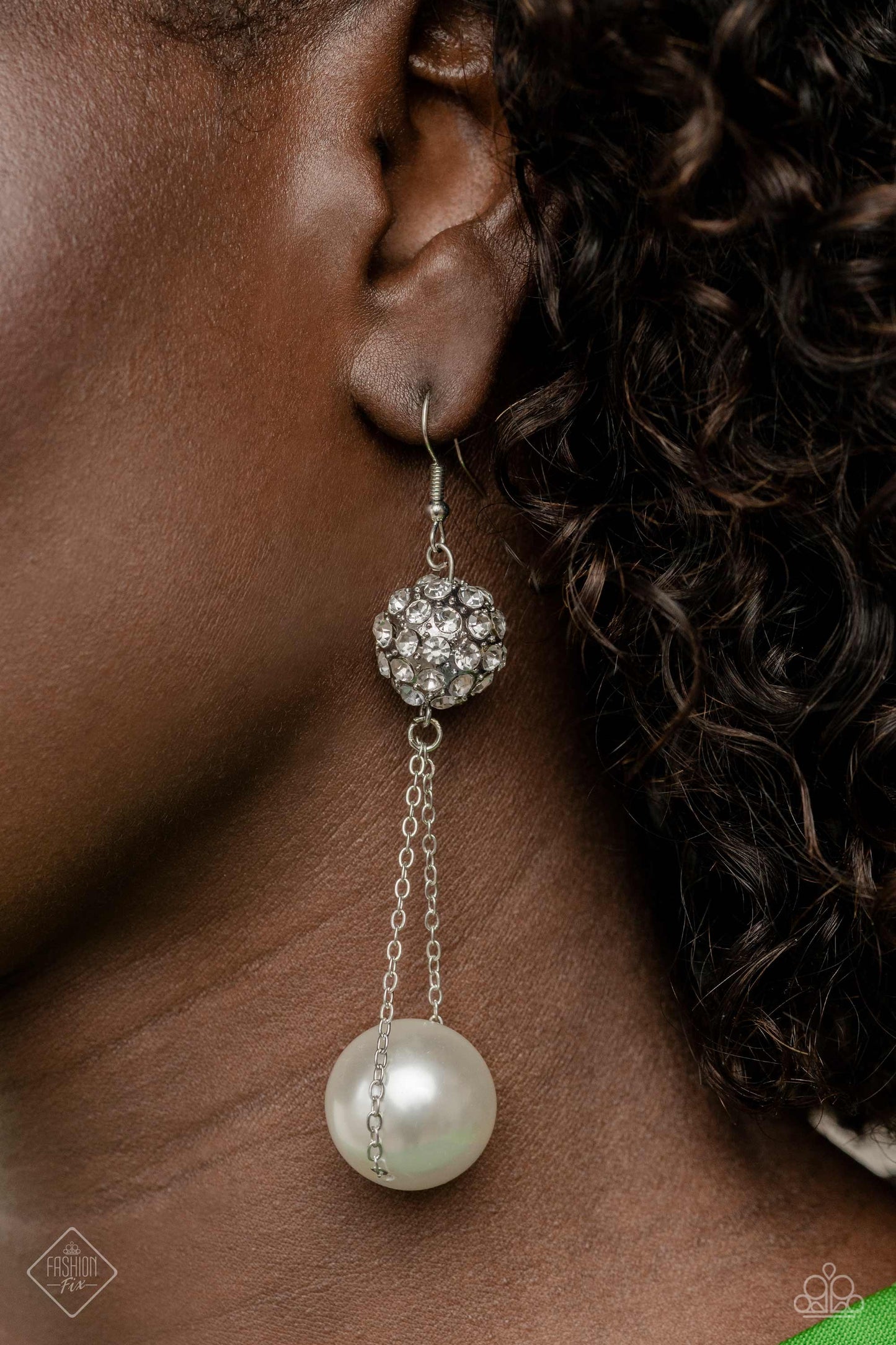 Paparazzi Ballerina Balance-White Pearl Earring  #P5ST-WTXX-068NT