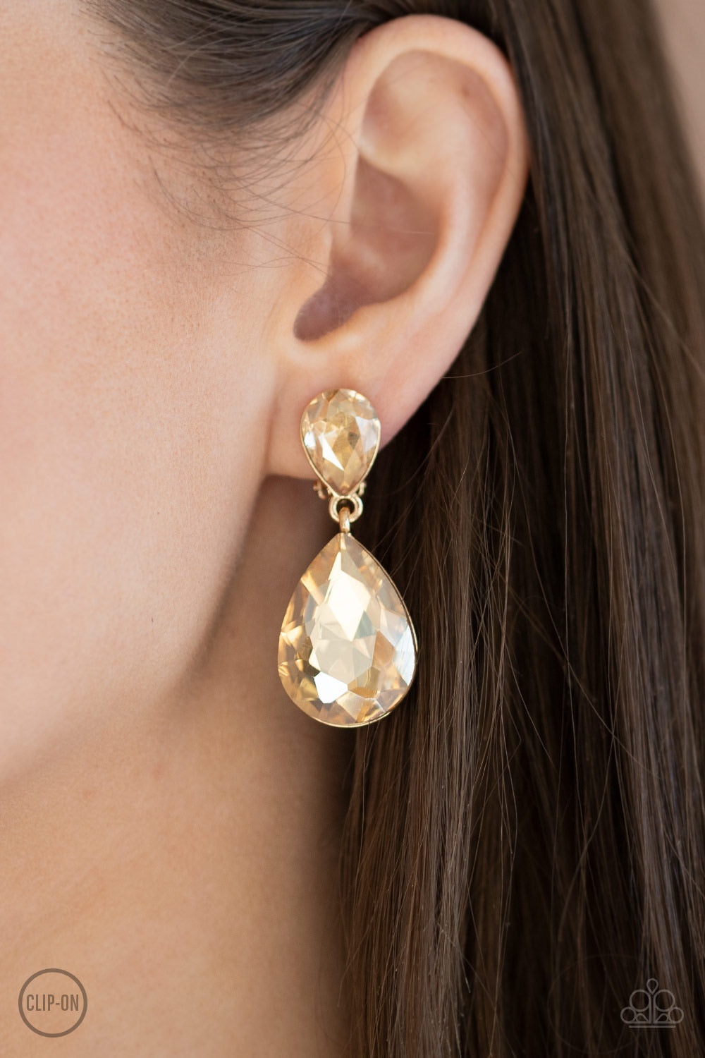 Paparazzi Aim For The MEGASTARS-Gold Clip Ons Earring